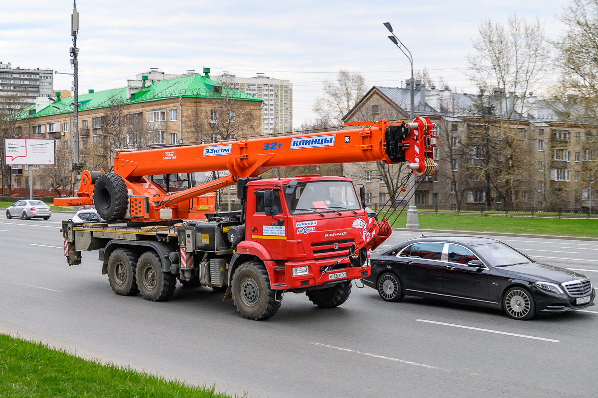 Москва, № Х 012 ЕЕ 799 — КамАЗ-43118-50