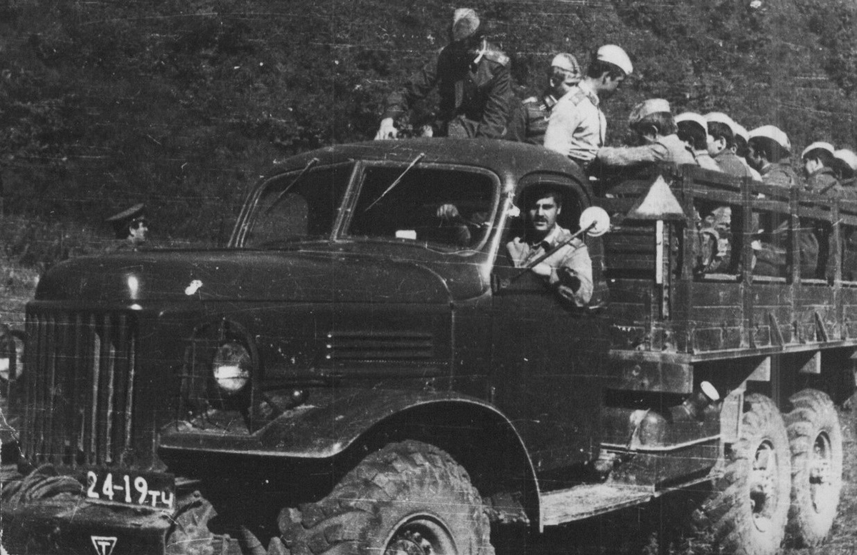 Транспорт Вооруженных Сил СССР, № 24-19 ТЧ — ЗИЛ-157 (общая модель); Исторические фотографии (до 2000 года) (Транспорт Вооруженных Сил СССР)