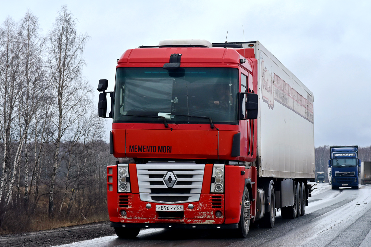 Дагестан, № Р 896 ХУ 05 — Renault Magnum (общая модель)