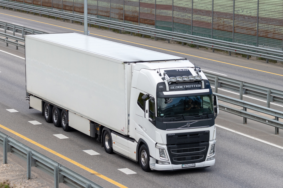 Алматы, № 707 RRX 02 — Volvo ('2012) FH.540