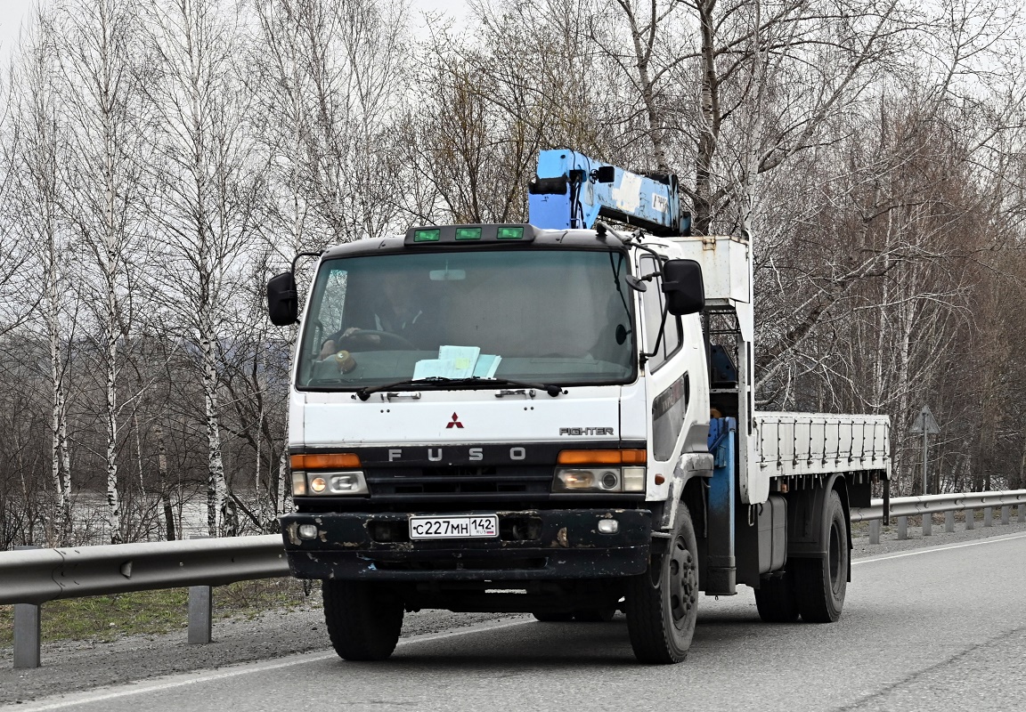 Кемеровская область, № С 227 МН 142 — Mitsubishi Fuso Fighter
