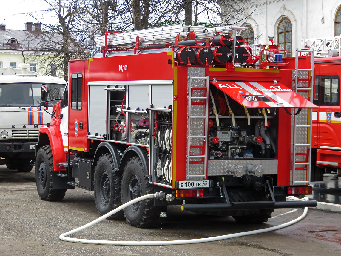 Кировская область, № Е 100 ТВ 43 — Урал NEXT 5557-72