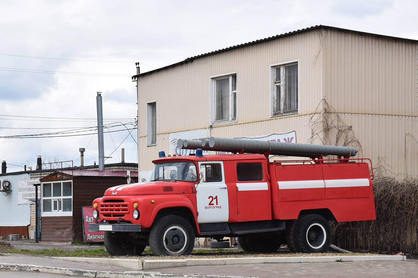 Волгоградская область, № 7636 ВДШ — ЗИЛ-431412; Техника на постаментах, памятники (Волгоградская область); Транспортные средства без номеров (Волгоградская область)