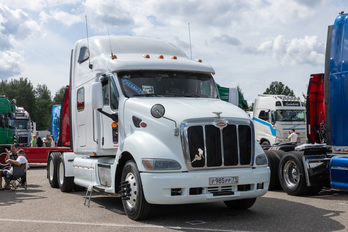 Тульская область, № Р 985 РР 71 — Peterbilt 387; Московская область — Фестиваль TruckDay 2025