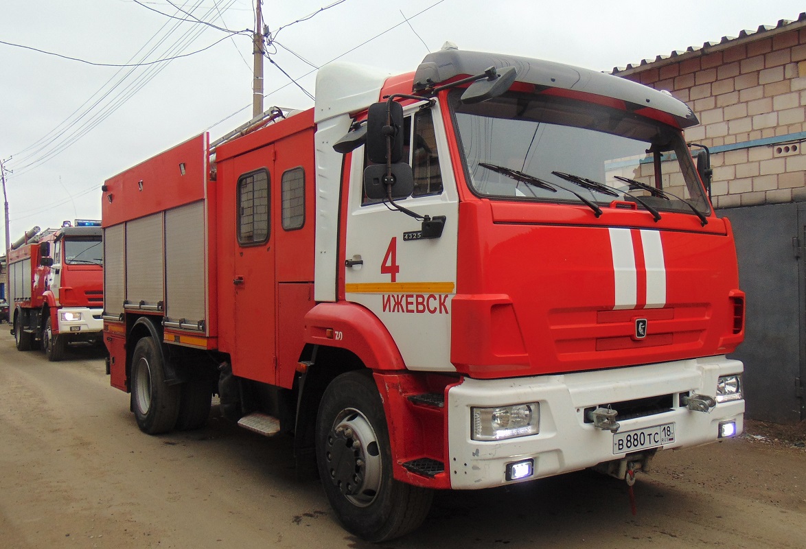 Удмуртия, № В 880 ТС 18 — КамАЗ-43253-G5(69)