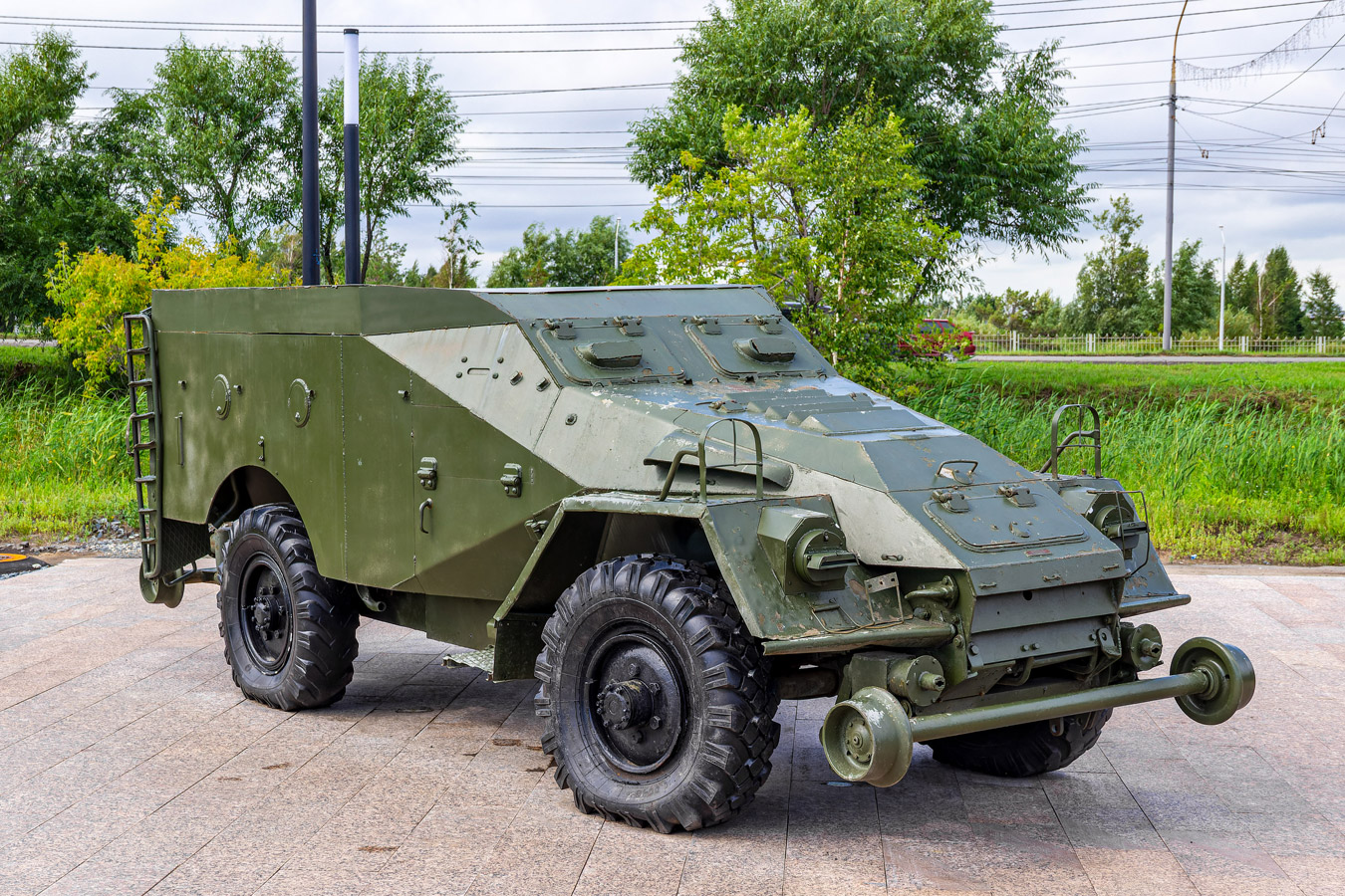 Омская область, № (55) Б/Н 0058 — ГАЗ-40 (БТР-40); Техника на постаментах, памятники (Омская область); Транспортные средства без номеров (Омская область)
