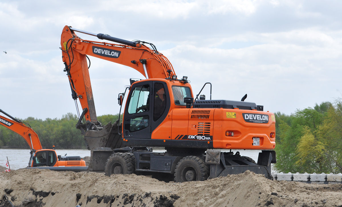 Омская область, № 7551 МХ 55 — Develon (Doosan) (общая модель)