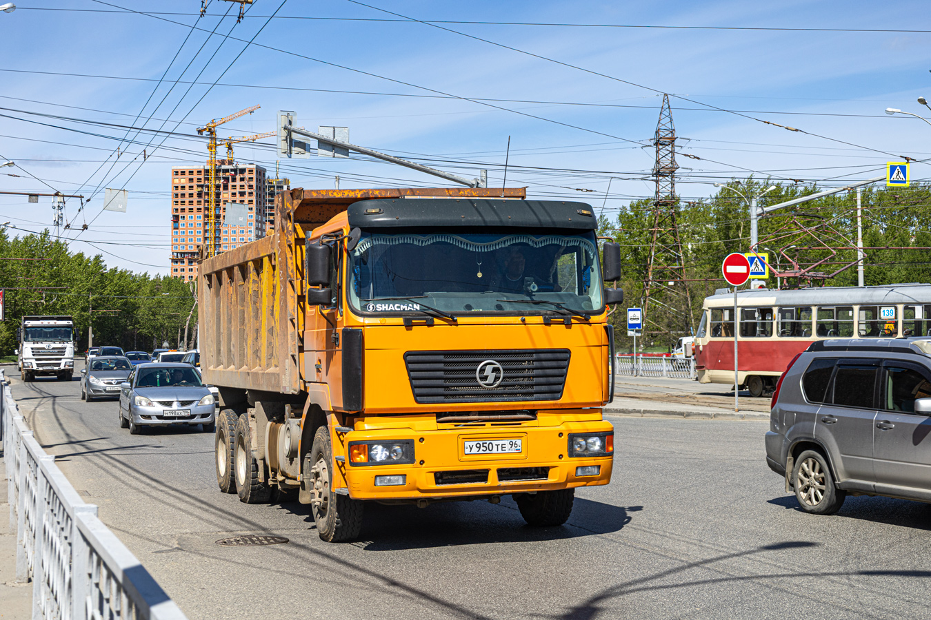 Свердловская область, № У 950 ТЕ 96 — Shaanxi Shacman F2000 SX325x