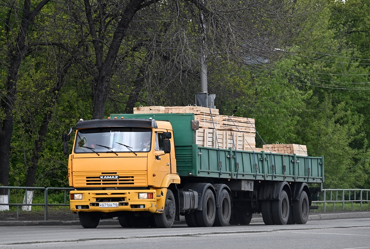 Кемеровская область, № К 671 ВВ 142 — КамАЗ-65116-62