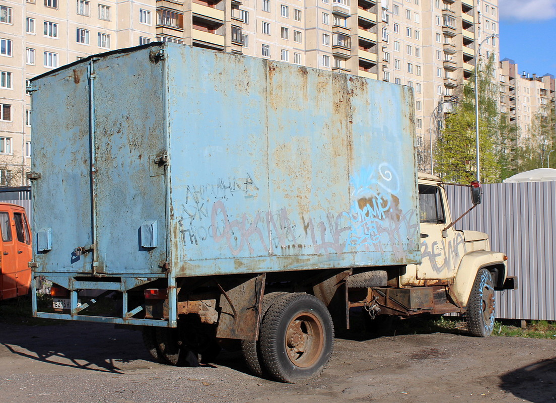 Санкт-Петербург, № Е 296 НХ 78 — ГАЗ-4301