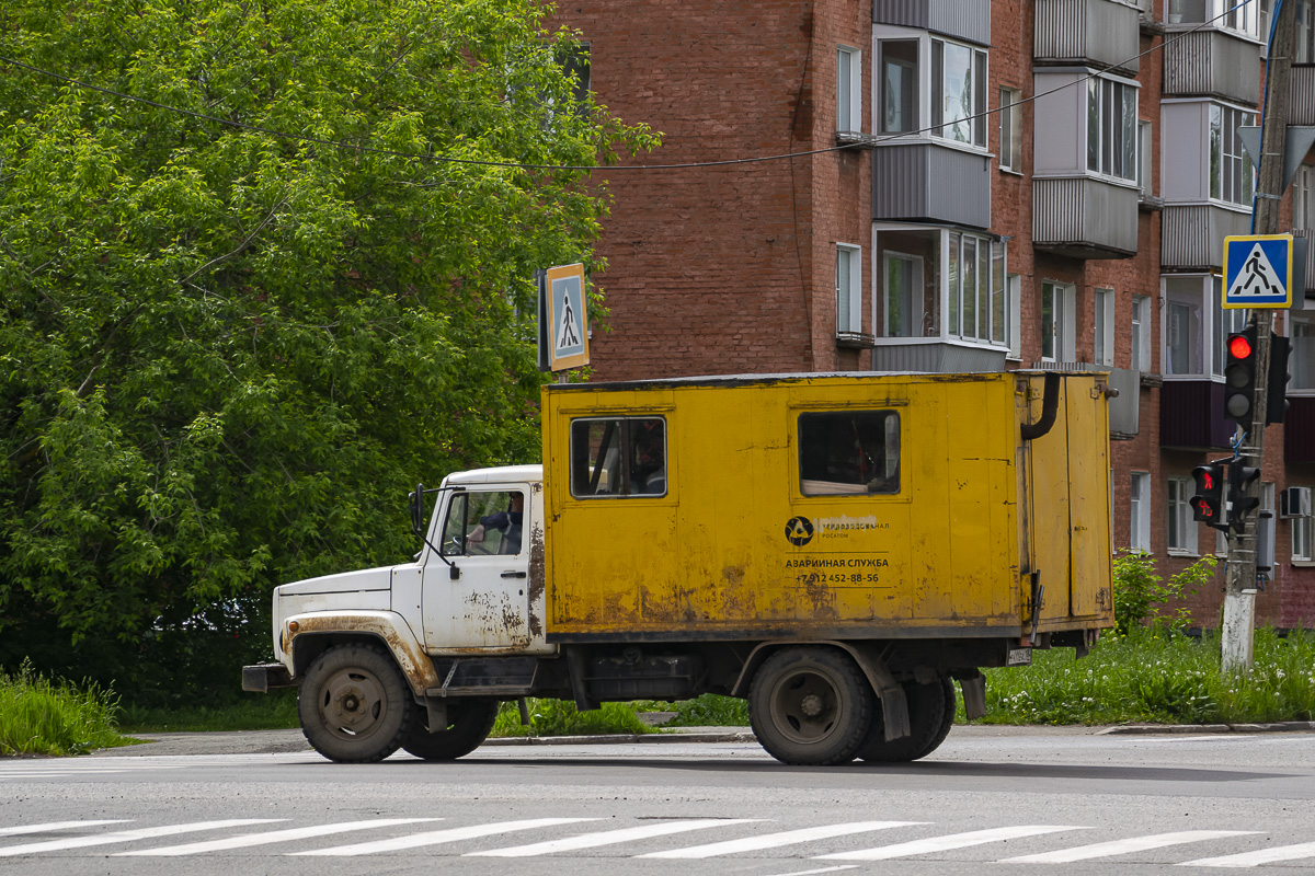 Удмуртия, № Р 411 ЕА 18 — ГАЗ-3307
