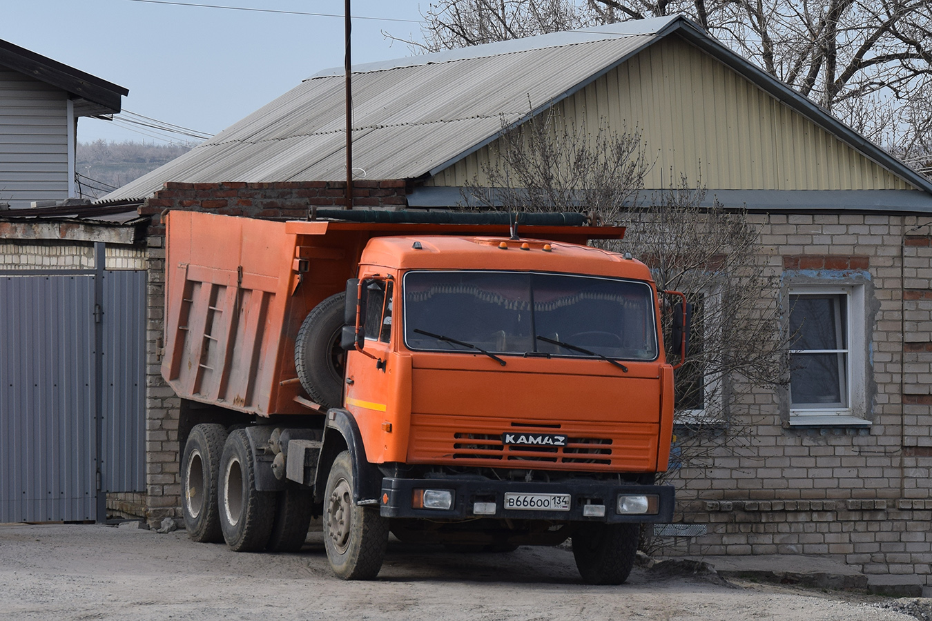 Волгоградская область, № В 666 ОО 134 — КамАЗ-65115-01 [65115A]