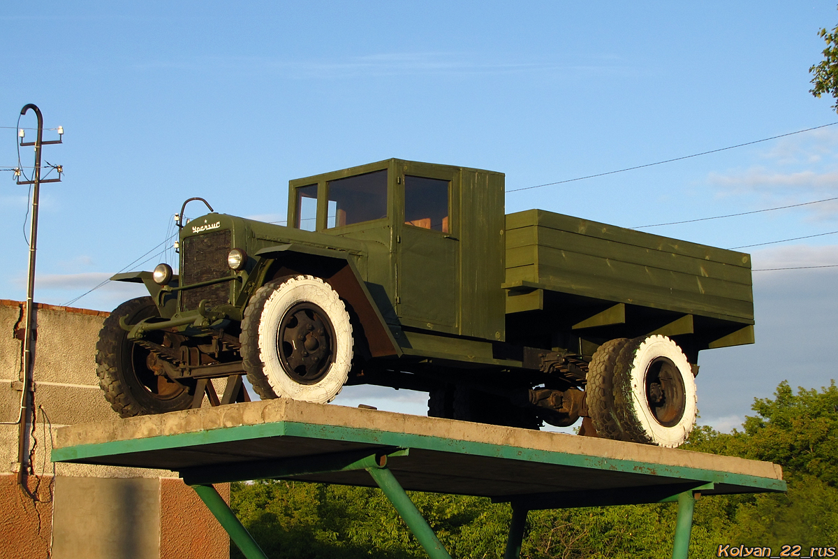 Алтайский край, № (22) Б/Н 0319 — УралЗИС-5В; Техника на постаментах, памятники (Алтайский край); Транспортные средства без номеров (Алтайский край)