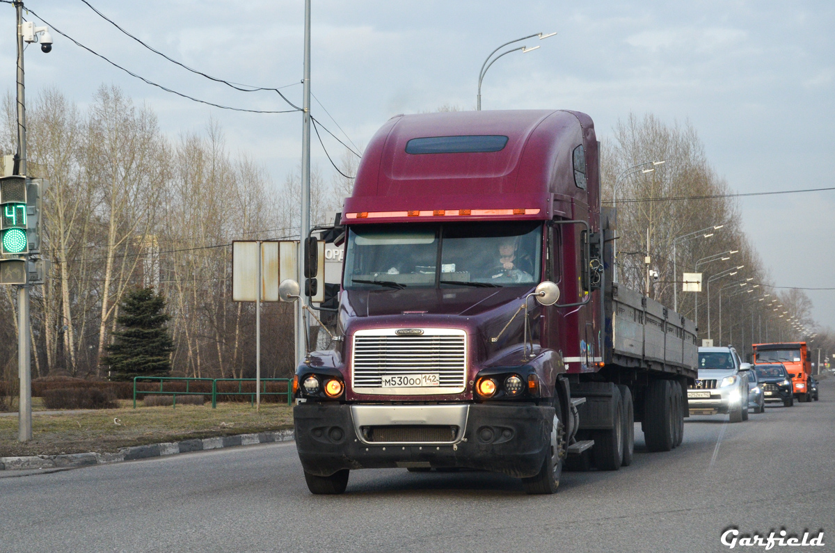 Кемеровская область, № М 530 ОО 142 — Freightliner Century Class