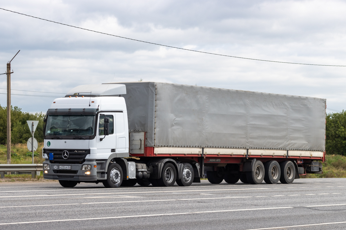Брянская область, № Н 235 ОР 32 — Mercedes-Benz Actros ('2003) 2641