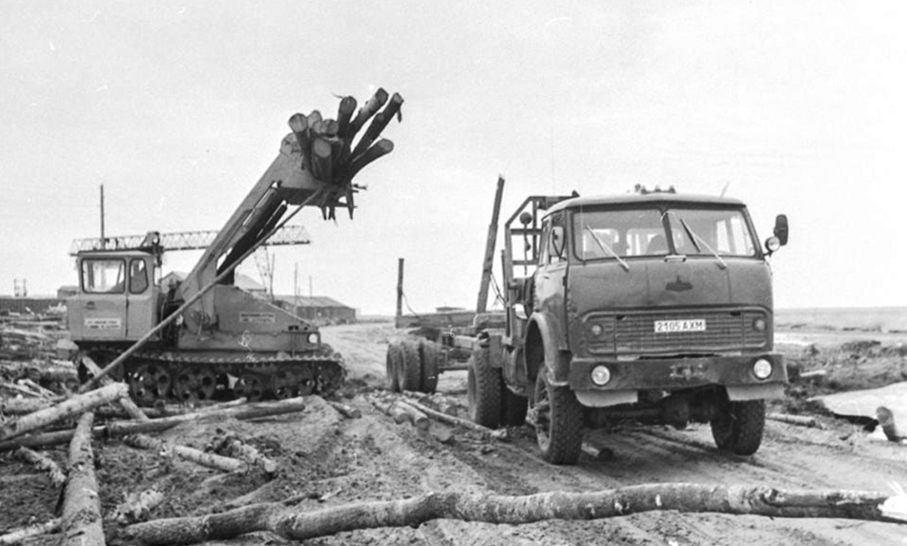 Архангельская область, № 2105 АХМ — МАЗ-509А; Исторические фотографии (до 2000 года) (Архангельская область)