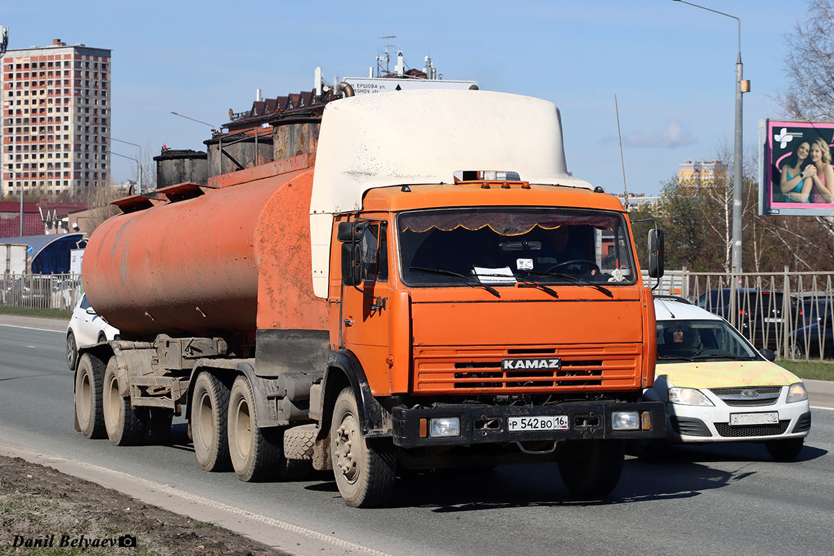 Татарстан, № Р 542 ВО 16 — КамАЗ-54115 [541150]