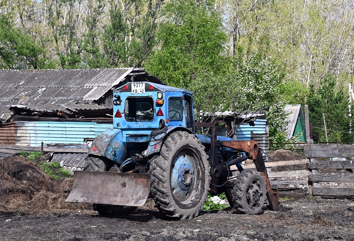 Кемеровская область, № 9377 КВ 42 — Т-40А