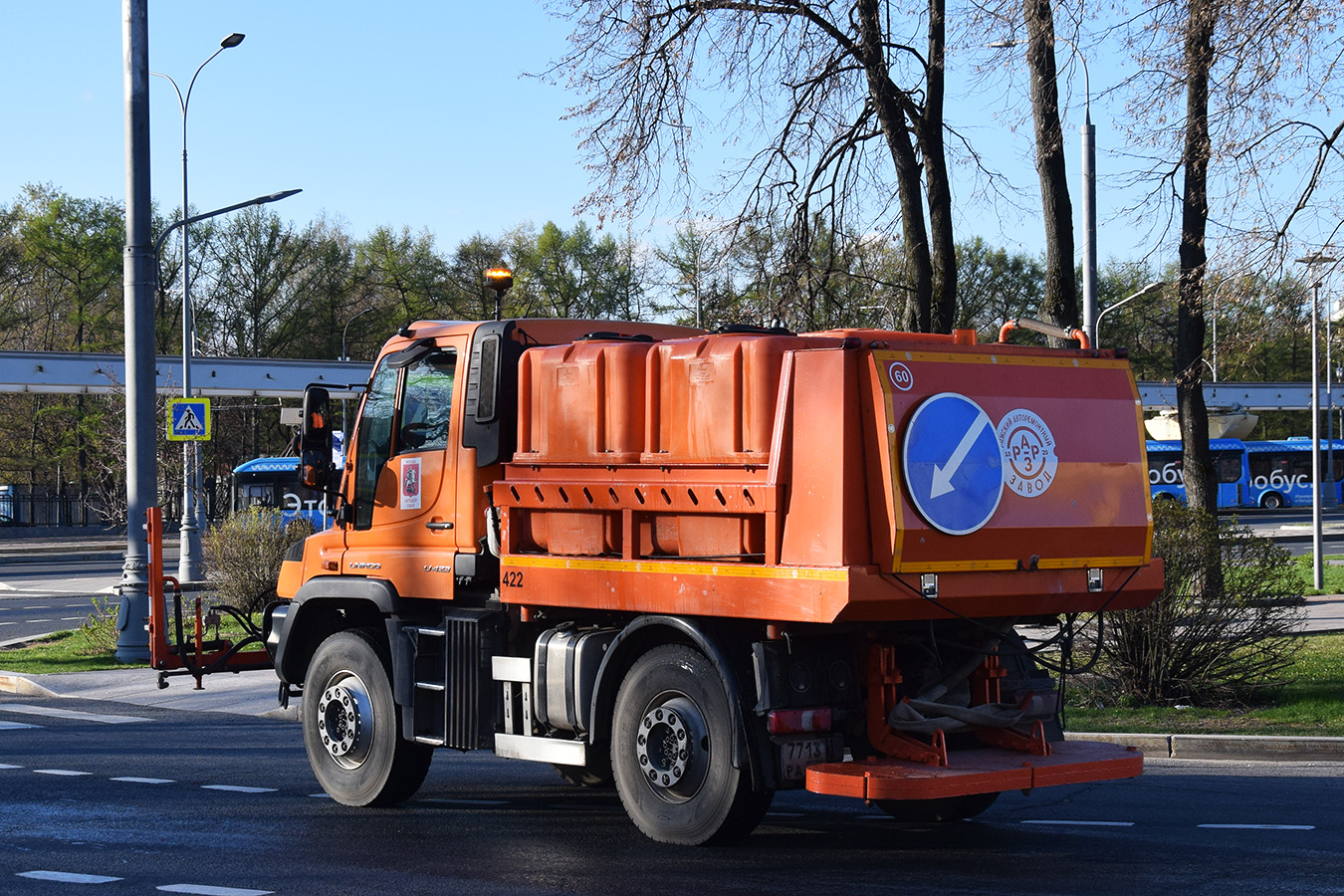 Москва, № 422 — Mercedes-Benz Unimog U423