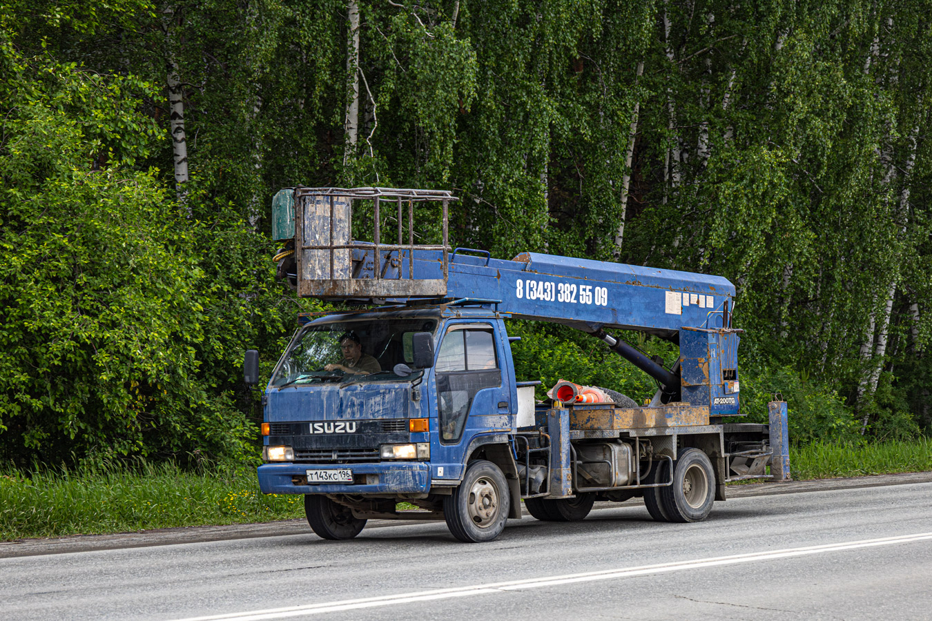 Свердловская область, № Т 143 КС 196 — Isuzu Elf (общая модель)