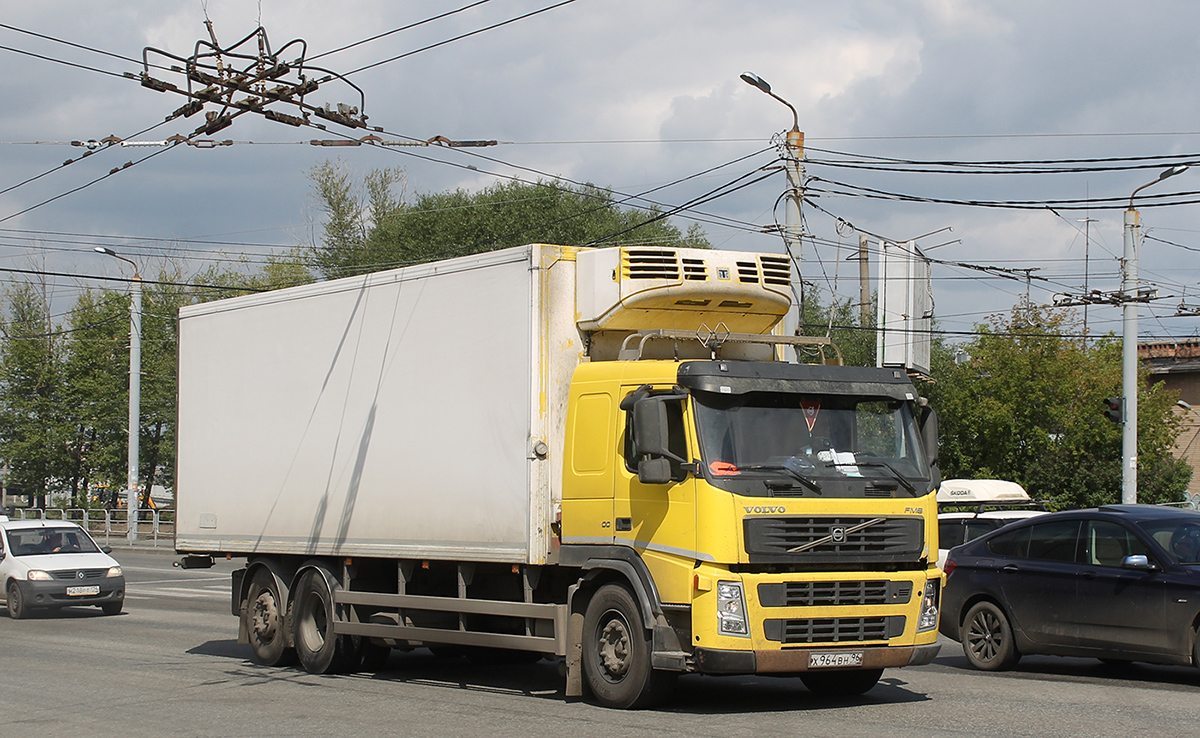 Свердловская область, № Х 964 ВН 96 — Volvo ('2002) FM9