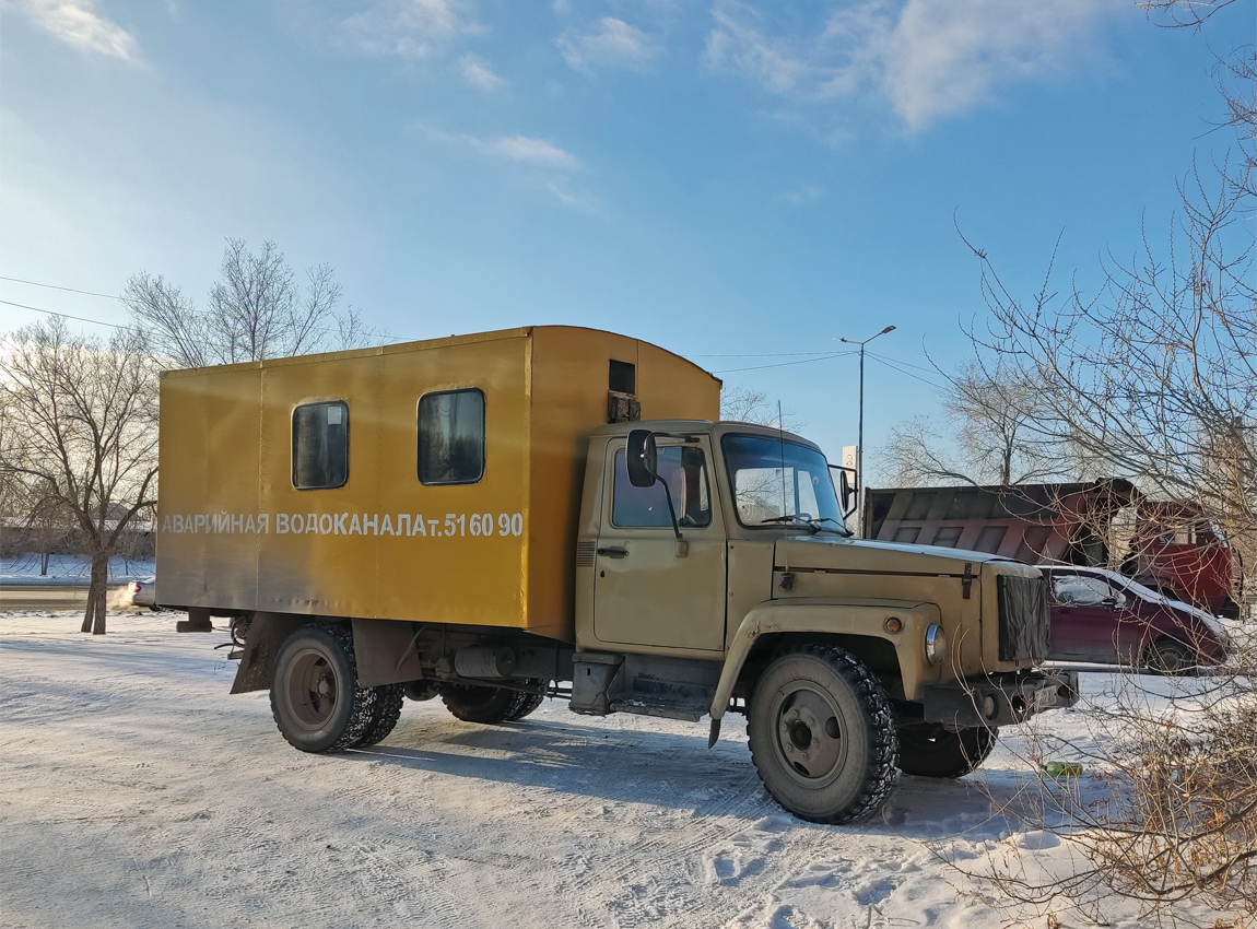 Восточно-Казахстанская область, № F 832 KU — ГАЗ-3307