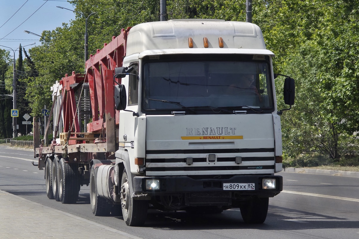 Крым, № Н 809 КК 82 — Renault R-Series Major