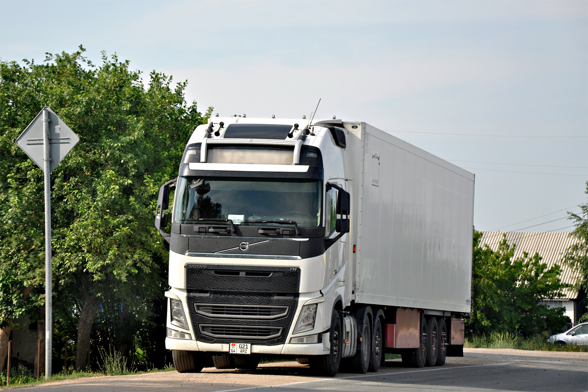 Киргизия, № 04 021 APZ — Volvo ('2012) FH-Series