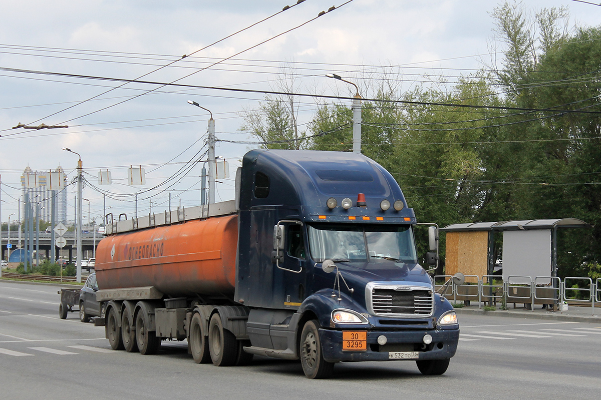 Челябинская область, № К 532 ТО 36 — Freightliner Columbia