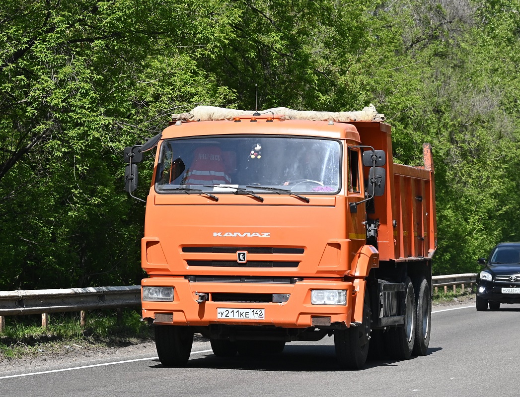 Кемеровская область, № У 211 КЕ 142 — КамАЗ-65115-L4(19)