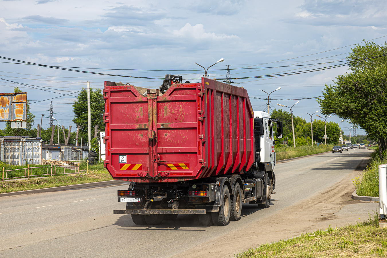 Свердловская область, № Т 911 НМ 196 — МАЗ-631228