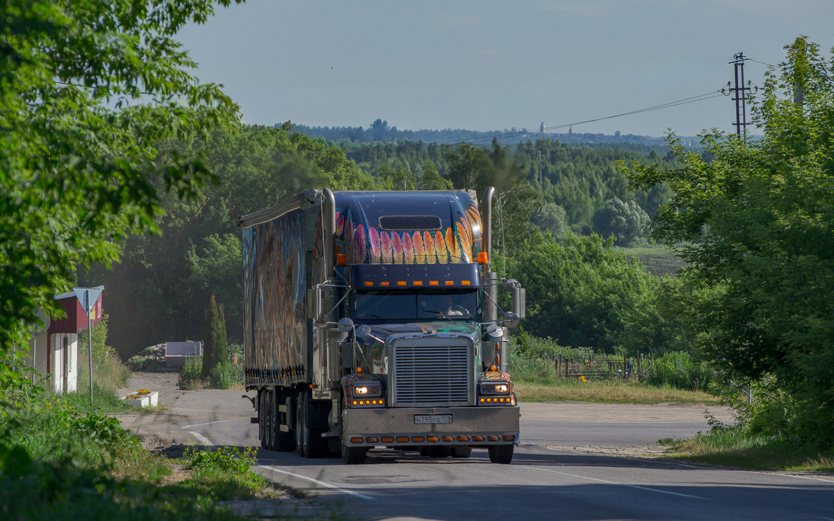 Санкт-Петербург, № Н 795 РВ 178 — Freightliner FLD 132 Classic XL; Санкт-Петербург, № АР 2056 10 — Schmitz Cargobull S.CS / SCB*S3T / S01