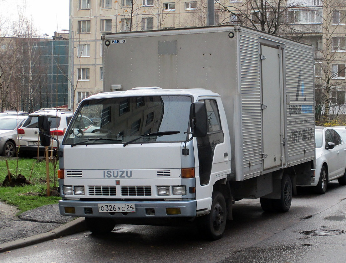 Красноярский край, № О 326 УС 24 — Isuzu Elf (общая модель)