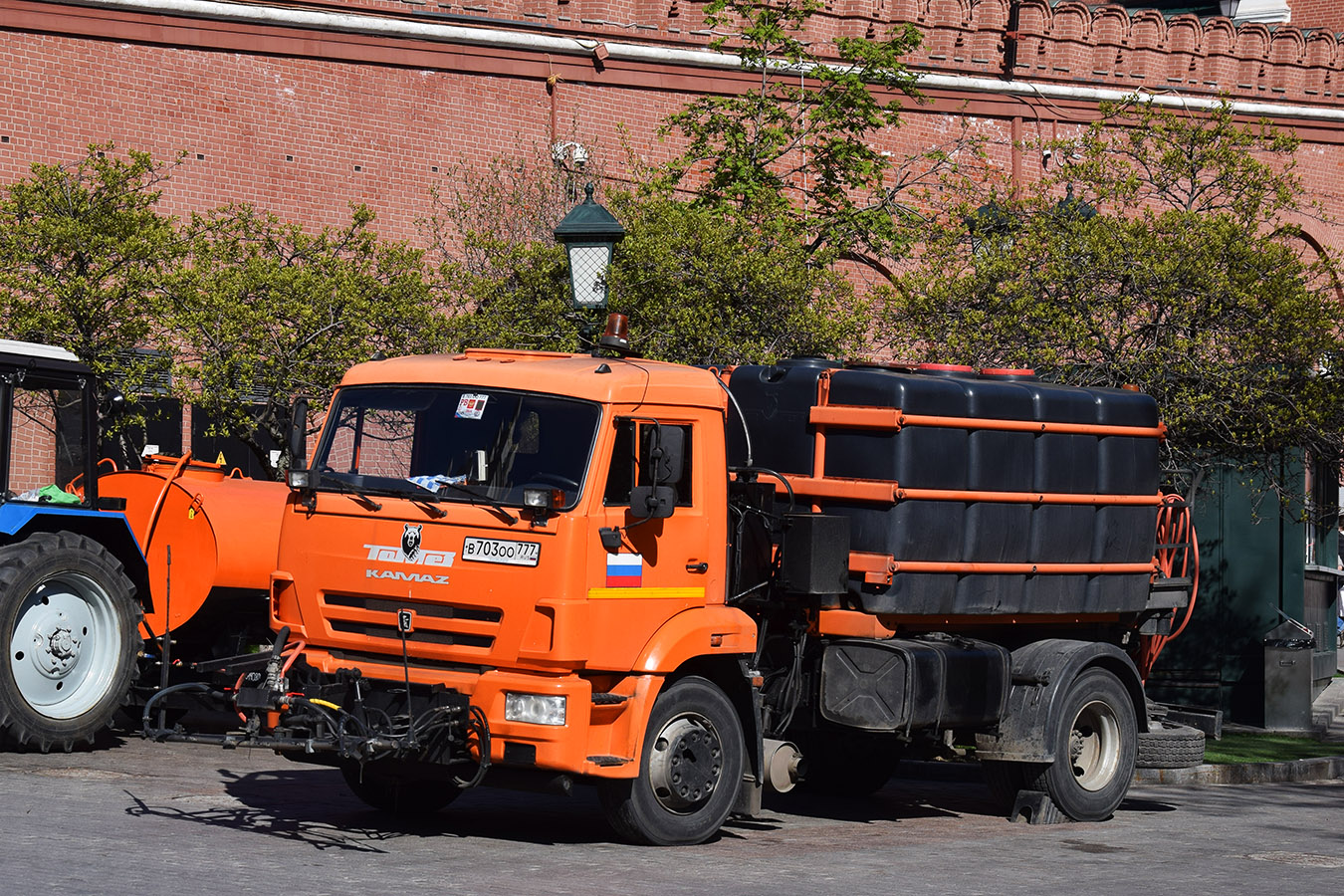 Москва, № В 703 ОО 777 — КамАЗ-43253 (общая модель)