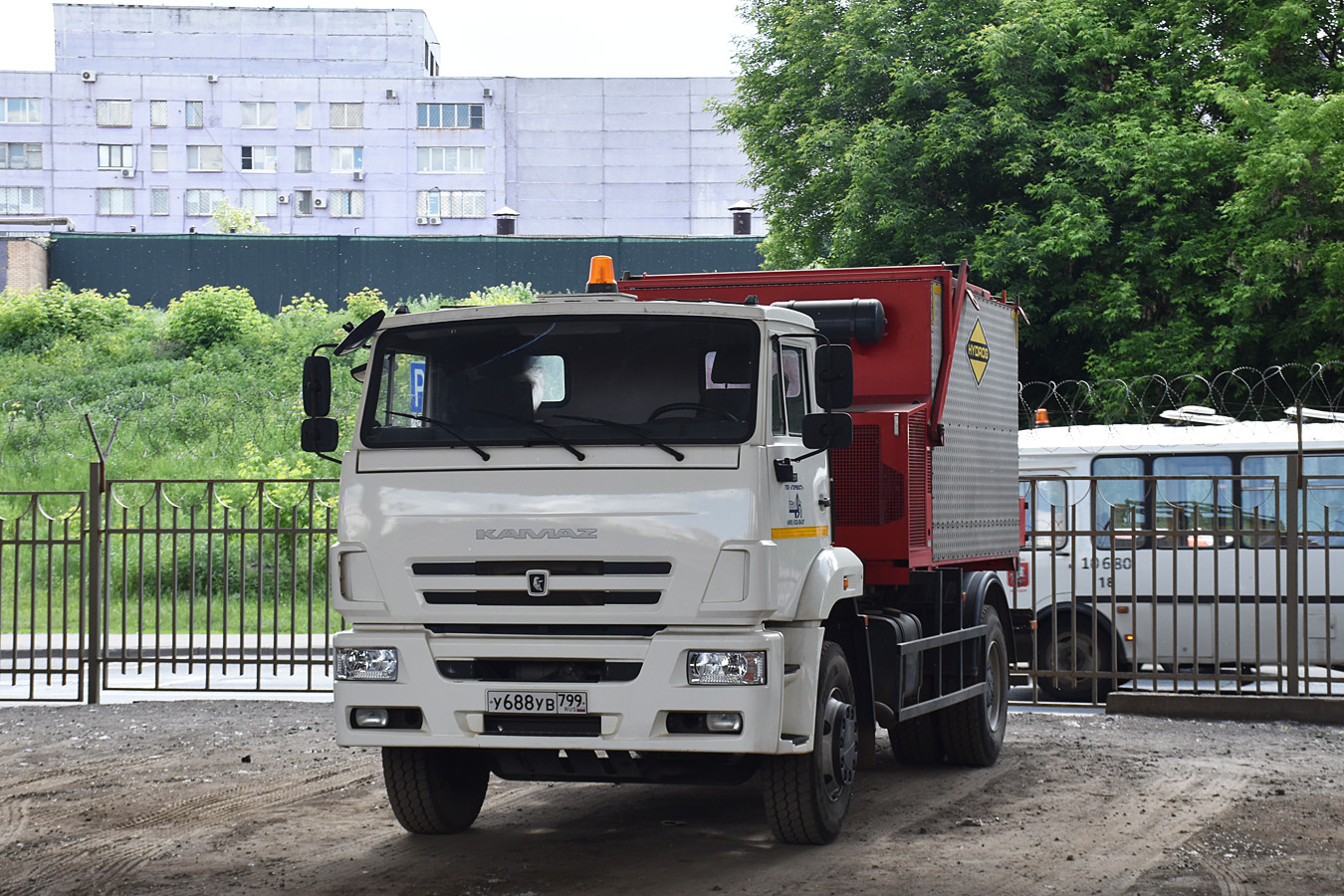 Москва, № У 688 УВ 799 — КамАЗ-53605 (общая модель)