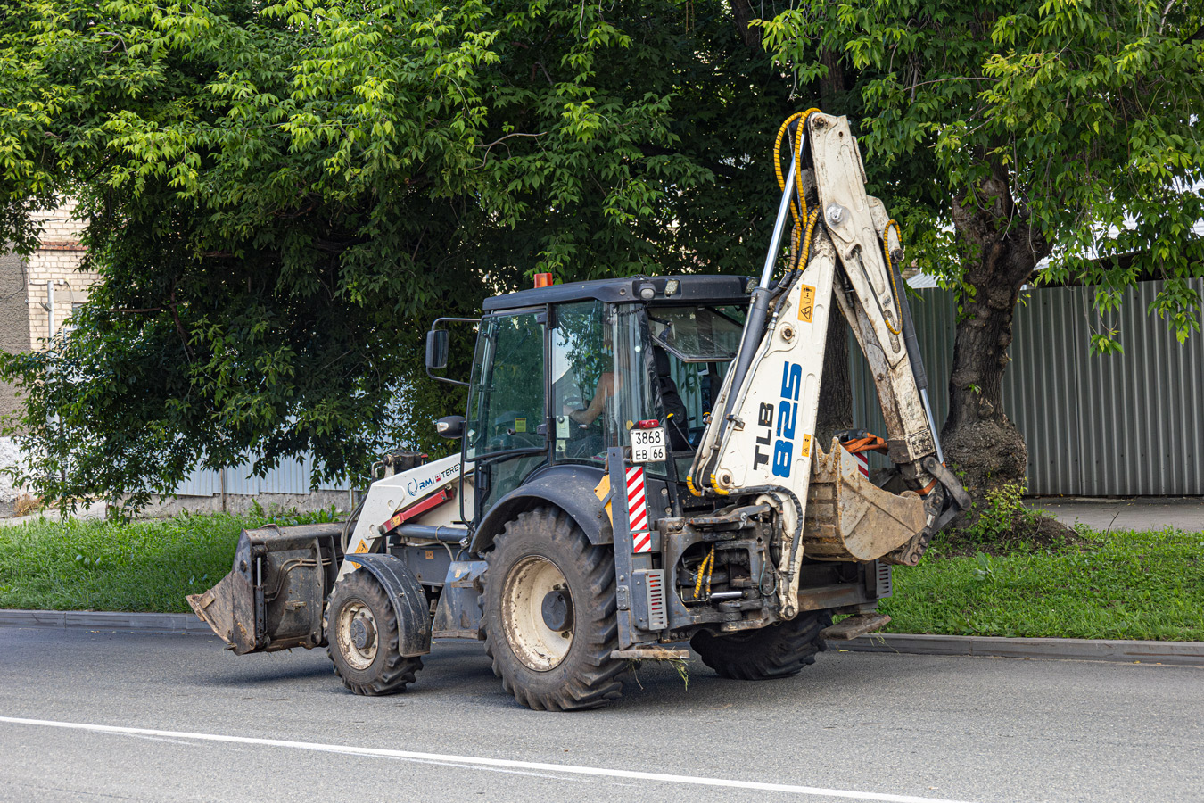 Свердловская область, № 3868 ЕВ 66 — TLB-825 (RM-Terex) (UMG)