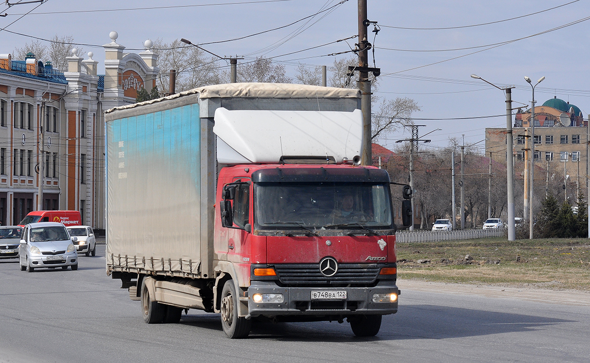 Алтайский край, № В 748 ВА 122 — Mercedes-Benz Atego 1228