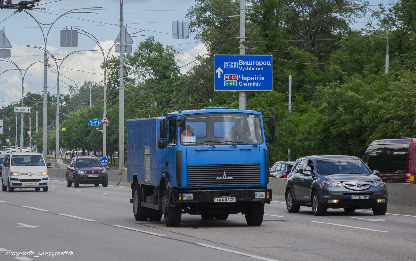 Киев, № АА 6195 ОР — МАЗ-5337A2