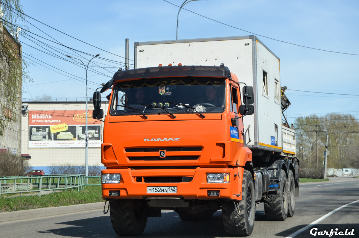 Кемеровская область, № М 152 НА 142 — КамАЗ-43118 (общая модель)