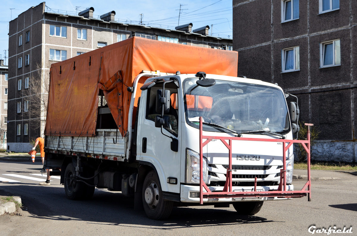 Кемеровская область, № А 829 НТ 142 — Isuzu Elf QL(общая модель) [LWL]; Кемеровская область — Автомобили с нечитаемыми на фото номерами