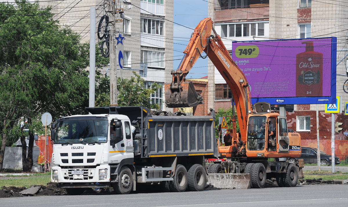 Омская область, № У 335 ОК 55 — Isuzu Giga CYZ