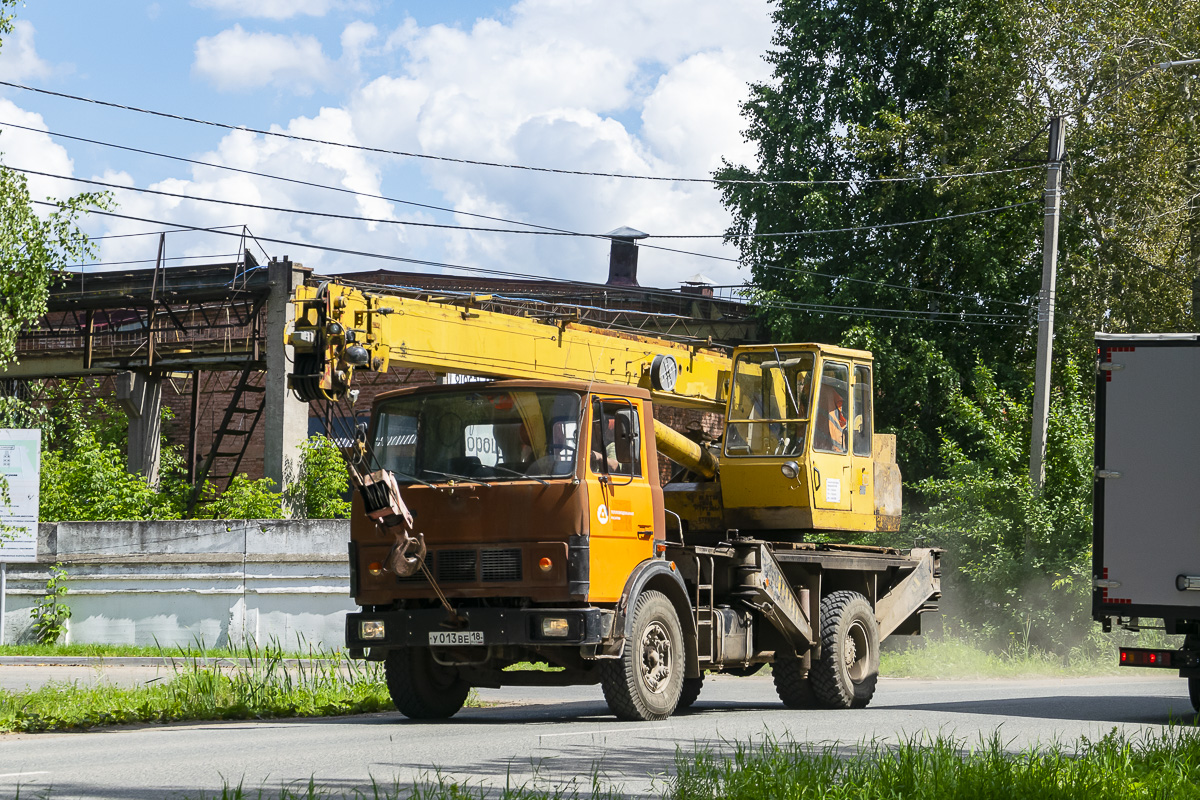 Удмуртия, № У 013 ВЕ 18 — МАЗ-5337 [533700]