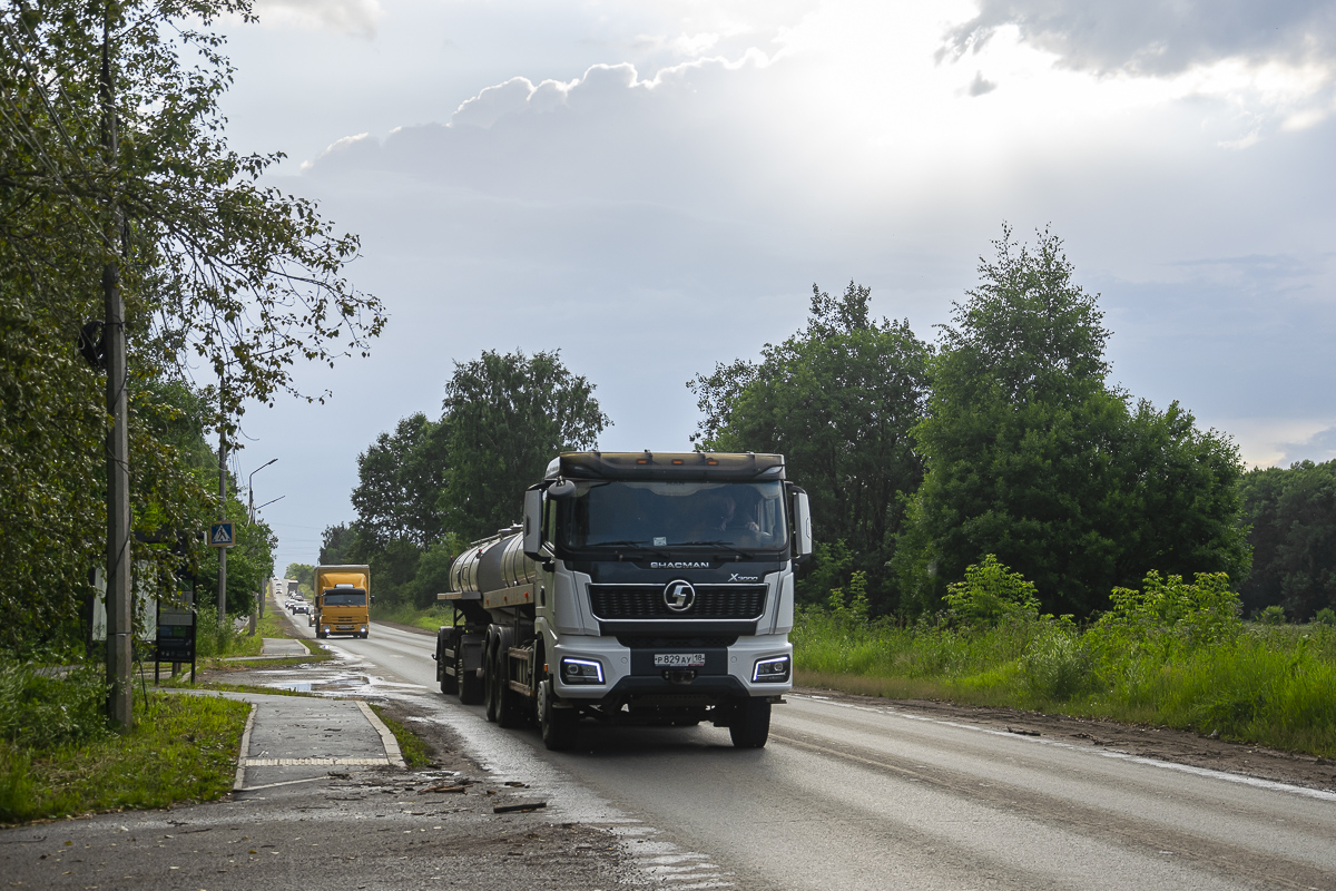 Удмуртия, № Р 829 АУ 18 — Shaanxi Shacman X3000 SX3258