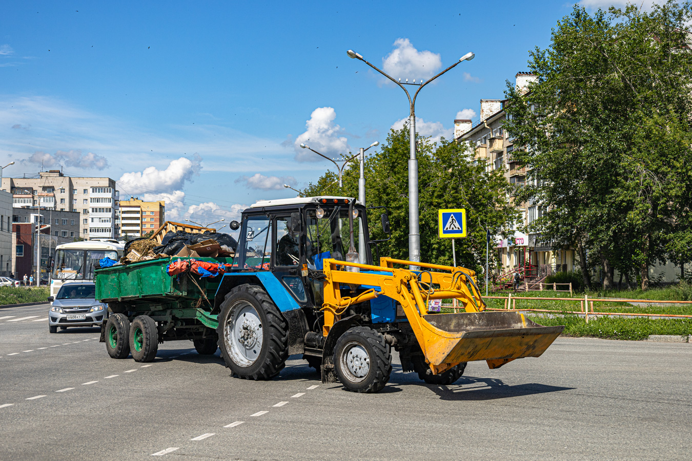 Свердловская область, № 8495 СС 66 — Беларус-82.1