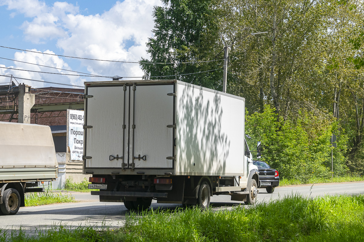 Москва, № Х 439 НО 797 — ГАЗ-C42R33