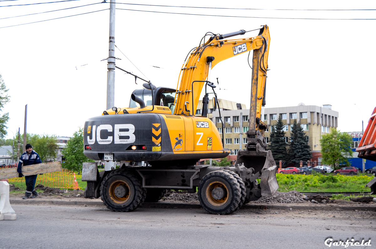 Кемеровская область, № 3233 МА 42 — JCB JS160W