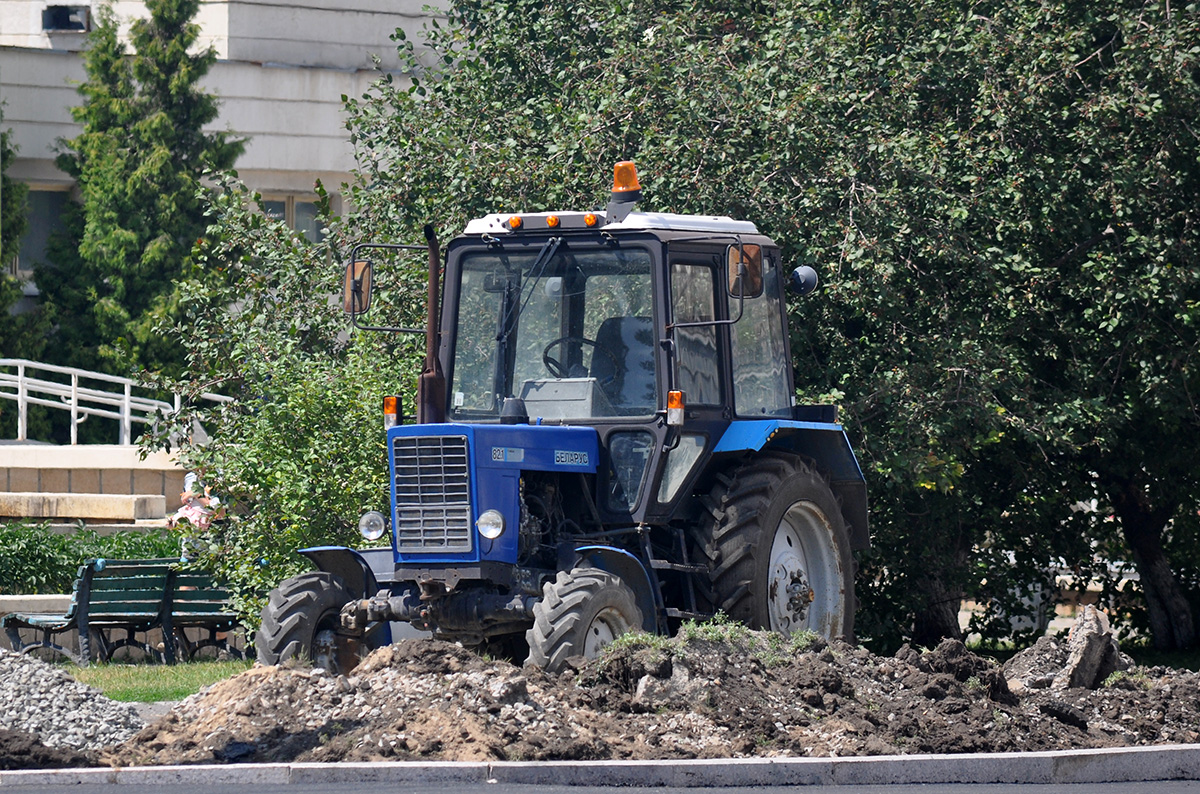 Омская область, № 7742 ОХ 55 — Беларус-82.1