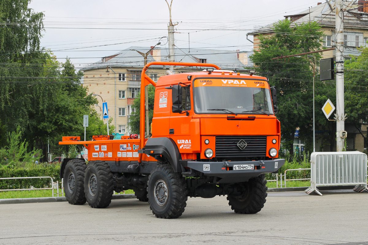 Челябинская область, № Е 104 МО 774 — Урал-6370