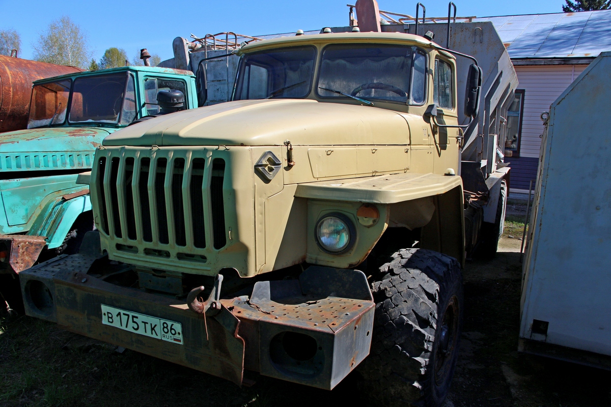 Томская область, № В 175 ТК 86 — Урал-4320 / 5557 (общая модель)