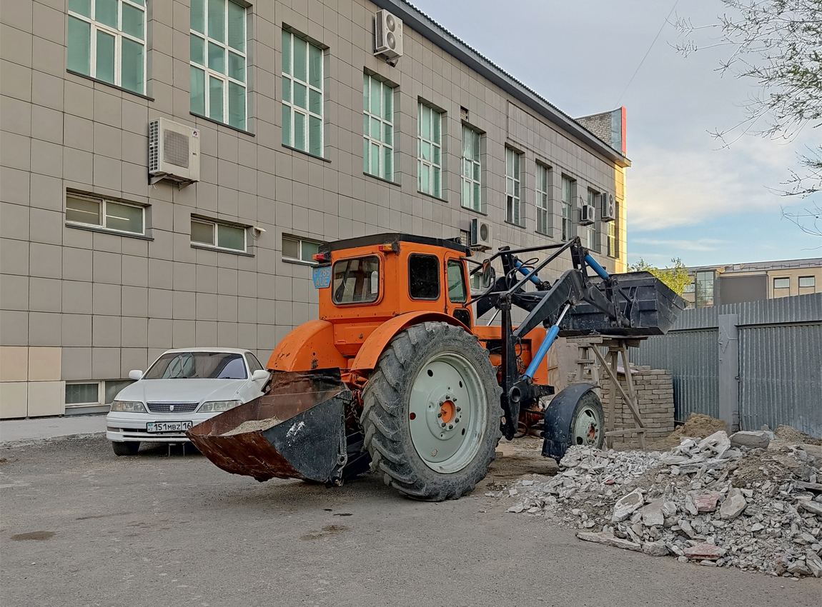 Восточно-Казахстанская область, № F 285 AUE — Т-40